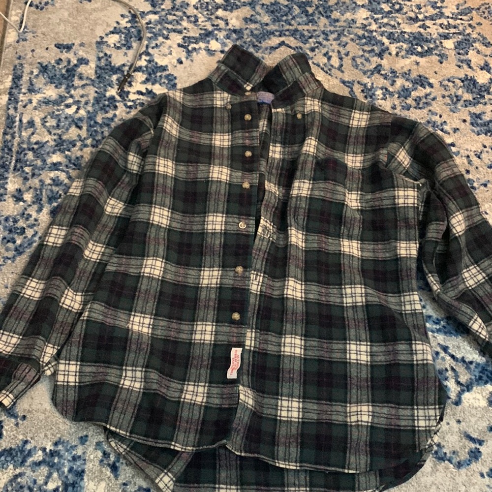 PURE VIRGINIAN WOOL 100%, nice dark colored plade shirt for both men & woman.